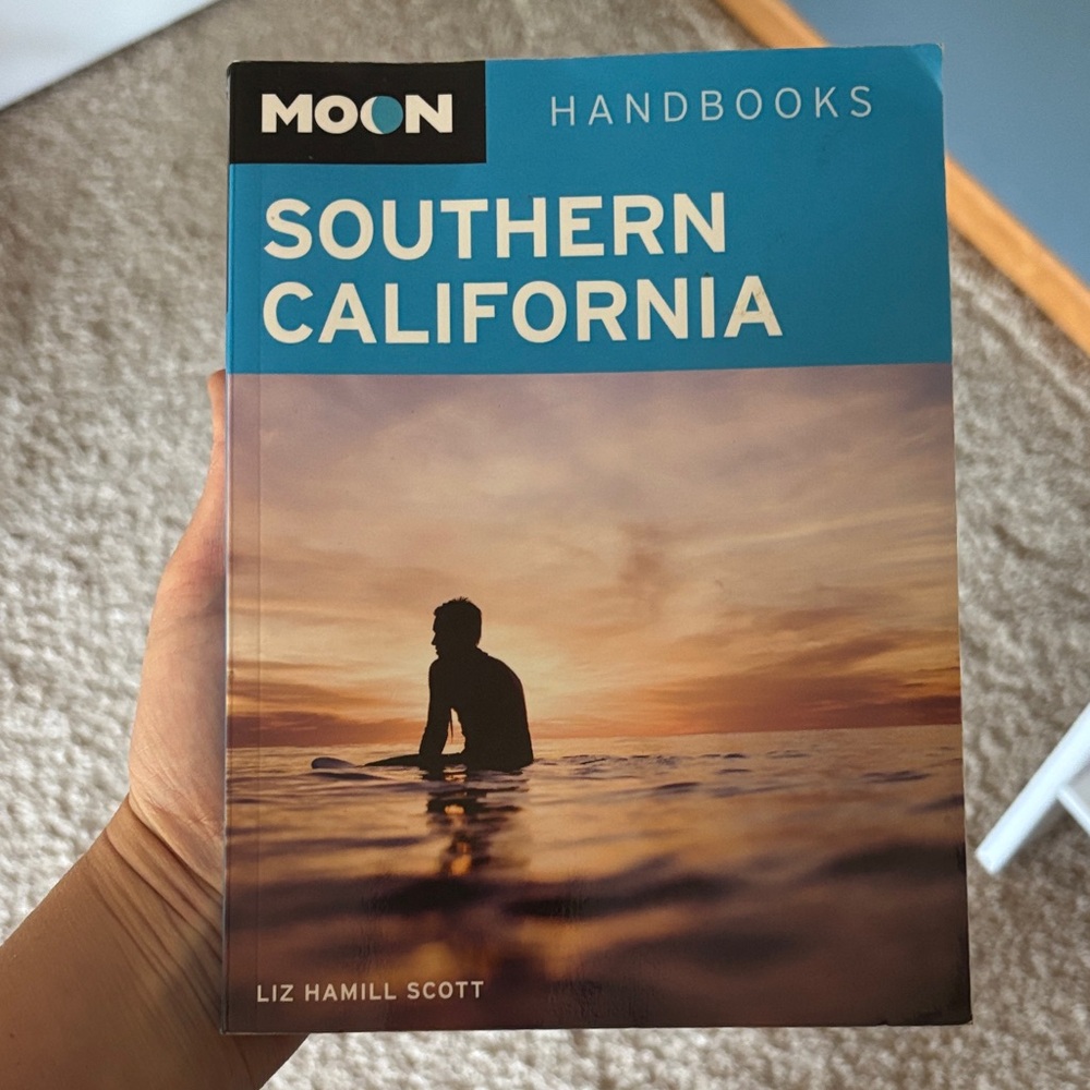 Moon Collection Southern California Handbook - Blue and Brown